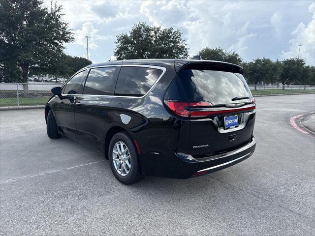 new 2025 Chrysler Pacifica car, priced at $39,570