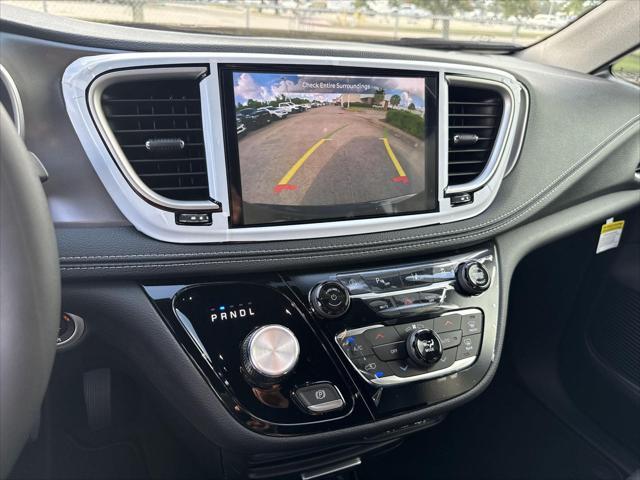 new 2025 Chrysler Pacifica car, priced at $39,570