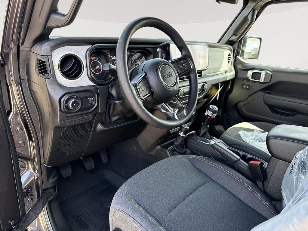 new 2025 Jeep Wrangler car, priced at $31,751