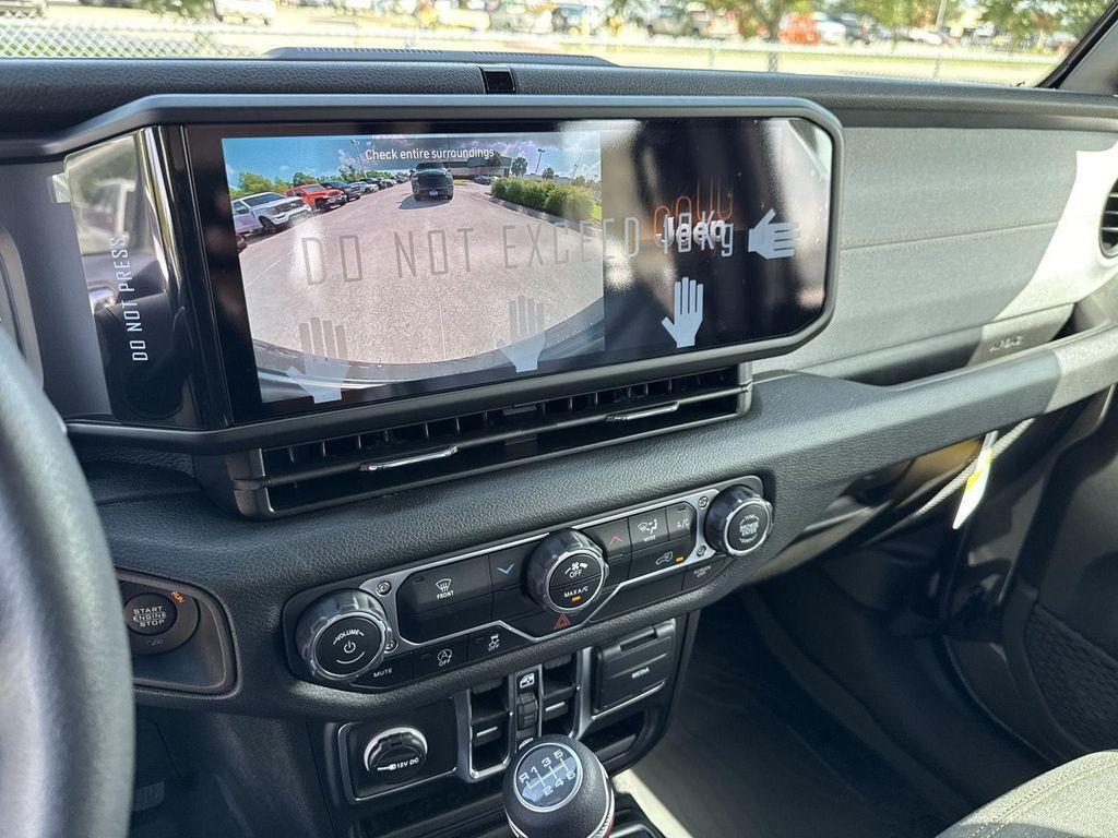 new 2025 Jeep Wrangler car, priced at $31,751