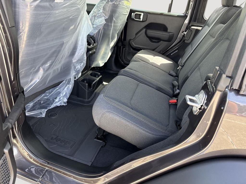 new 2025 Jeep Wrangler car, priced at $31,751