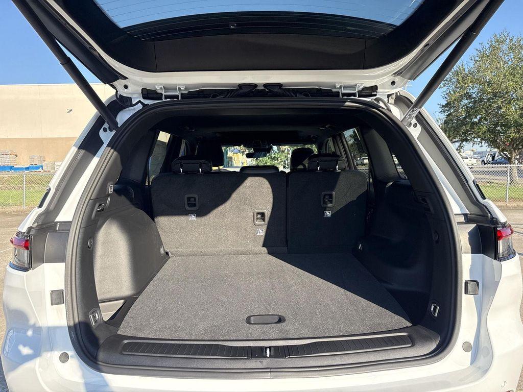 new 2025 Jeep Grand Cherokee car, priced at $38,690