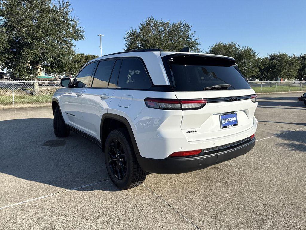 new 2025 Jeep Grand Cherokee car, priced at $38,690