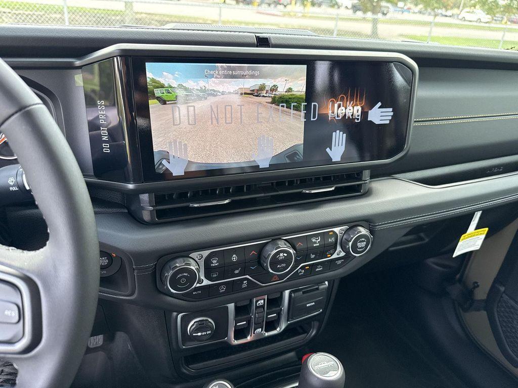 new 2025 Jeep Gladiator car, priced at $44,410