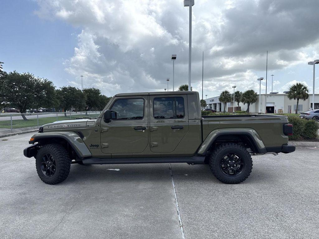 new 2025 Jeep Gladiator car, priced at $44,410