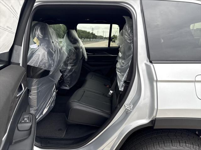 new 2025 Jeep Grand Cherokee car, priced at $41,995