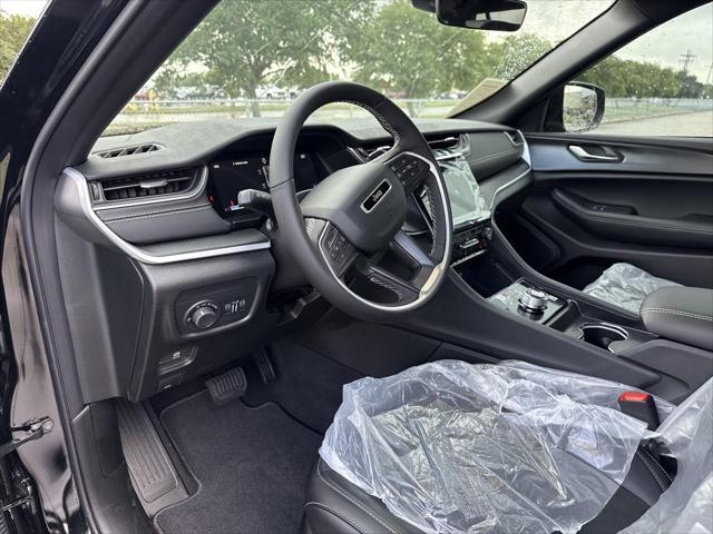 new 2025 Jeep Grand Cherokee car, priced at $38,116