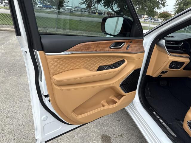 new 2025 Jeep Grand Cherokee L car, priced at $59,674