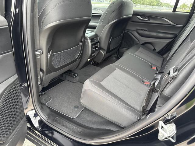 new 2025 Jeep Grand Cherokee car, priced at $36,997