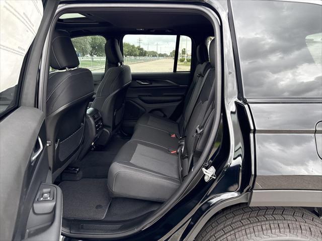 new 2025 Jeep Grand Cherokee car, priced at $36,997