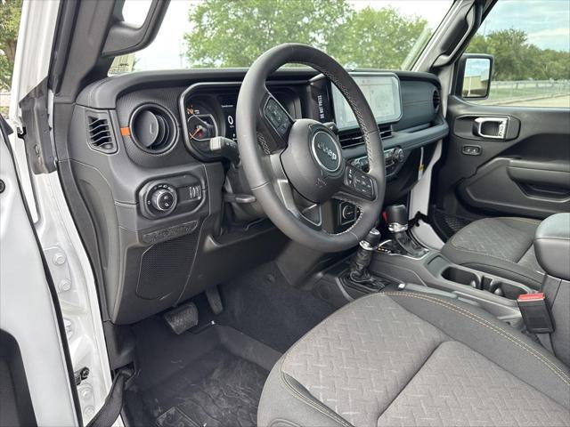 new 2025 Jeep Gladiator car, priced at $47,526
