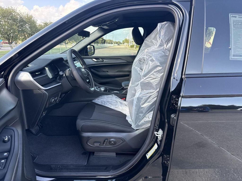 new 2025 Jeep Grand Cherokee L car, priced at $34,832