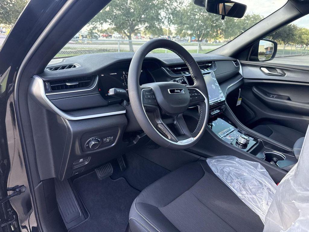 new 2025 Jeep Grand Cherokee L car, priced at $34,832