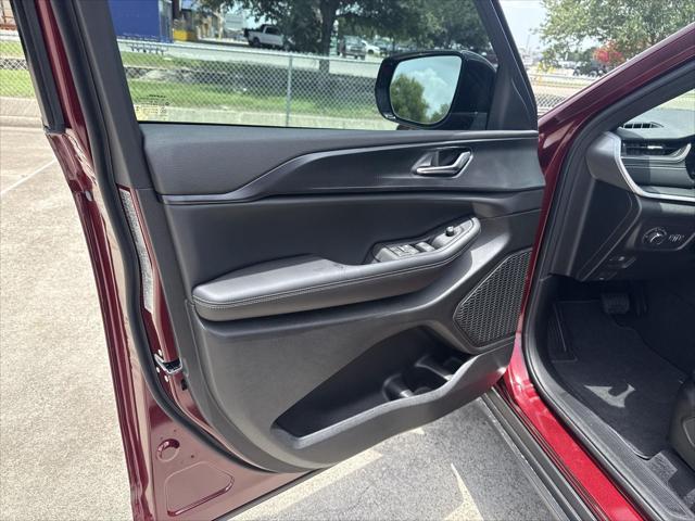 new 2025 Jeep Grand Cherokee car, priced at $39,596