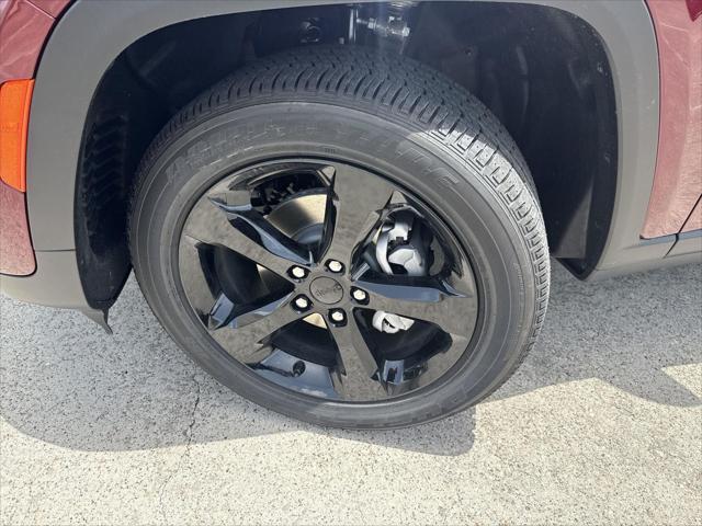 new 2025 Jeep Grand Cherokee car, priced at $39,596