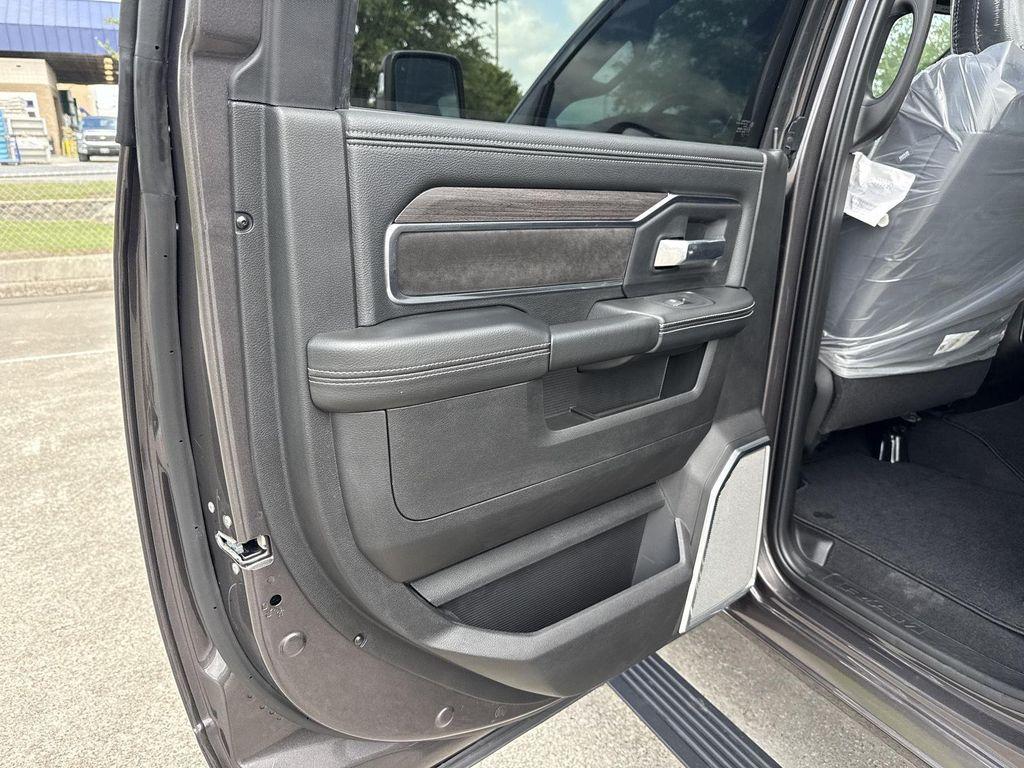 new 2025 Ram 2500 car, priced at $81,920
