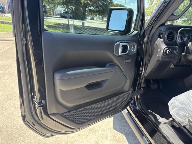 new 2025 Jeep Gladiator car, priced at $48,662