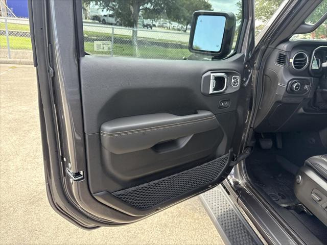 new 2025 Jeep Wrangler car, priced at $53,803