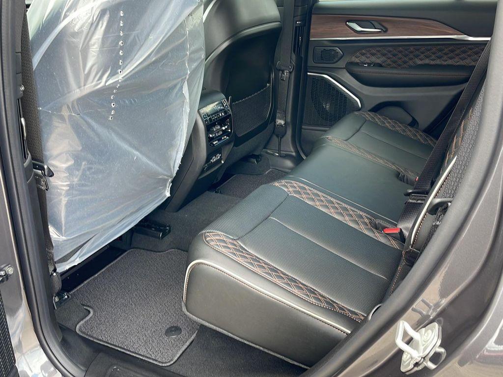 new 2025 Jeep Grand Cherokee car, priced at $56,641