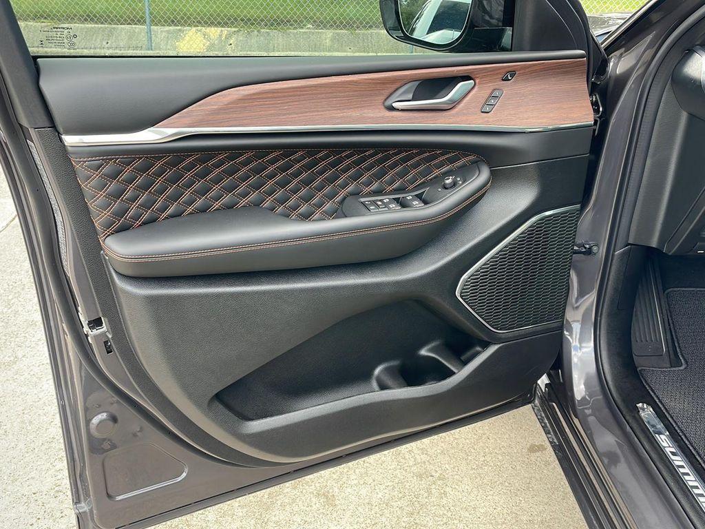new 2025 Jeep Grand Cherokee car, priced at $56,641