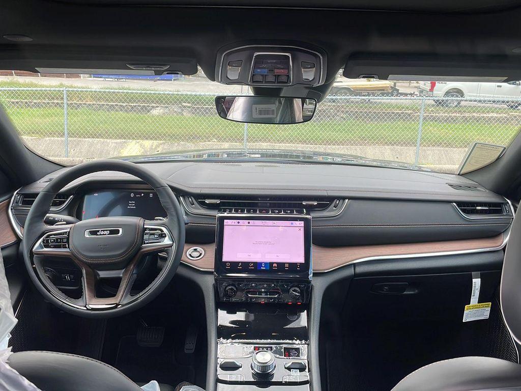 new 2025 Jeep Grand Cherokee car, priced at $56,641