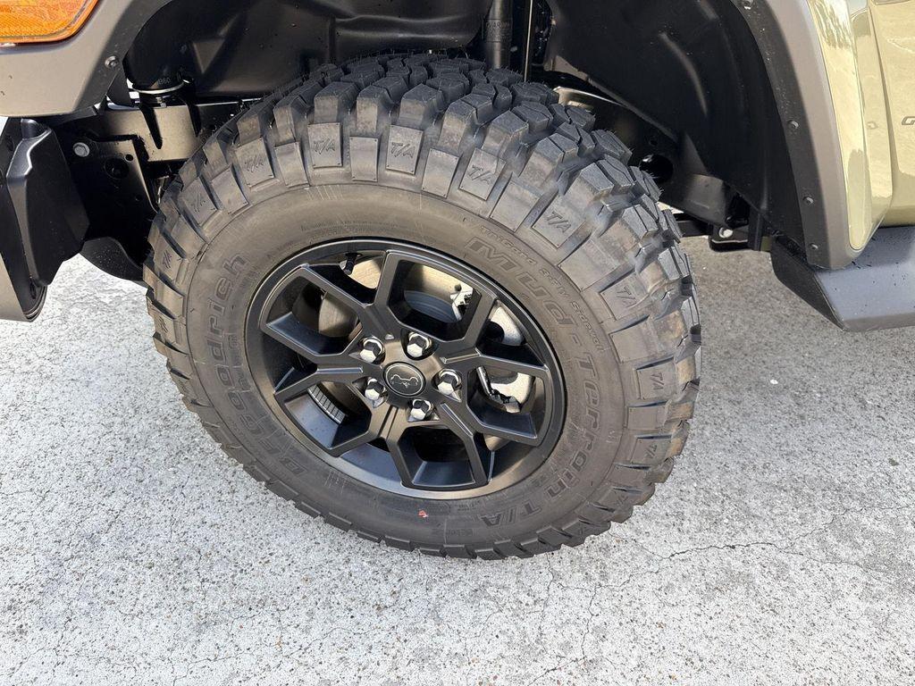 new 2025 Jeep Gladiator car, priced at $41,274