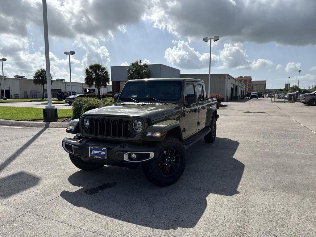 new 2025 Jeep Gladiator car, priced at $42,974
