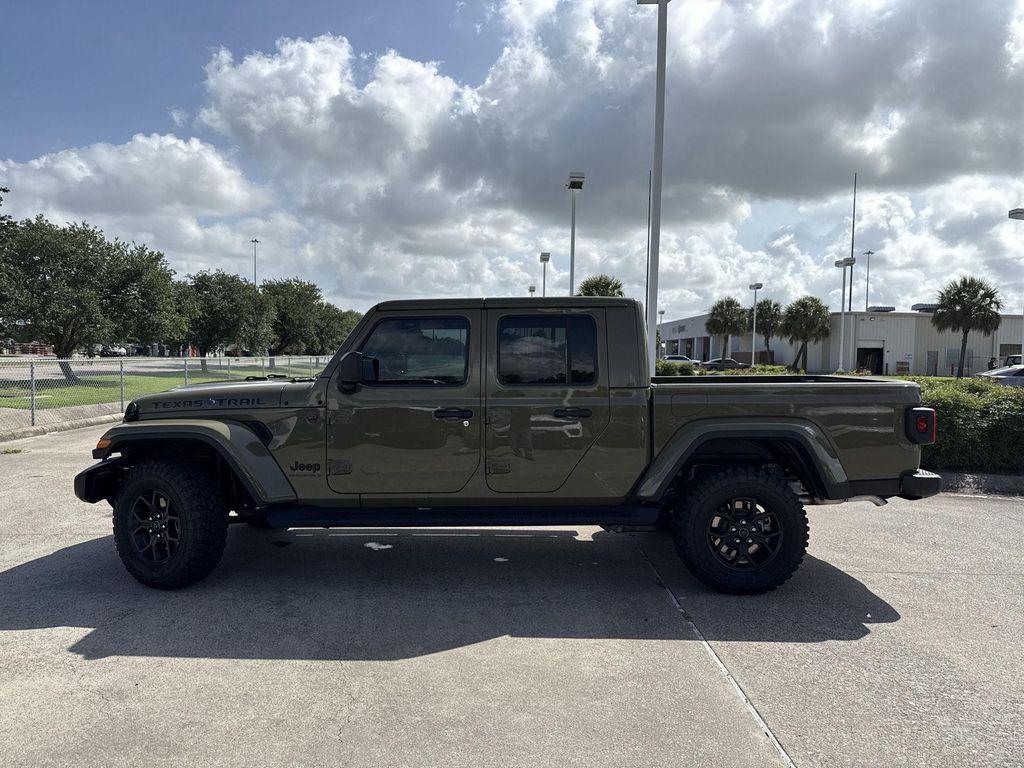 new 2025 Jeep Gladiator car, priced at $41,274