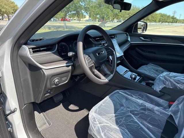 new 2025 Jeep Grand Cherokee car, priced at $40,932