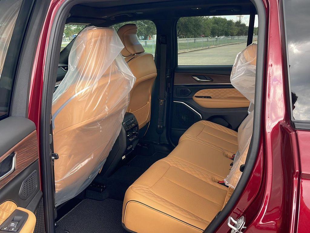 new 2025 Jeep Grand Cherokee car, priced at $54,368