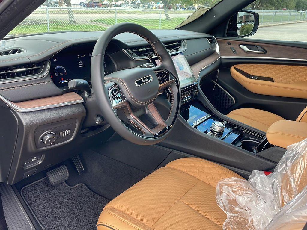 new 2025 Jeep Grand Cherokee car, priced at $54,368
