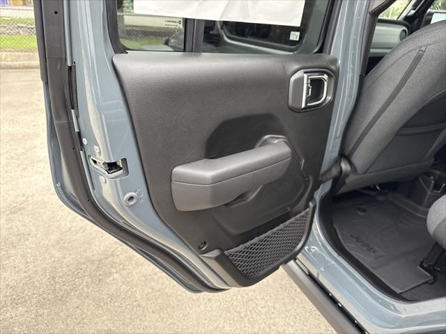 new 2025 Jeep Wrangler car, priced at $46,257