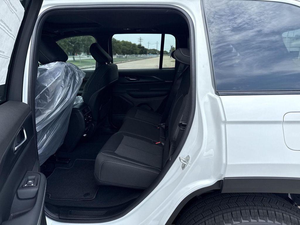 new 2025 Jeep Grand Cherokee car, priced at $35,028