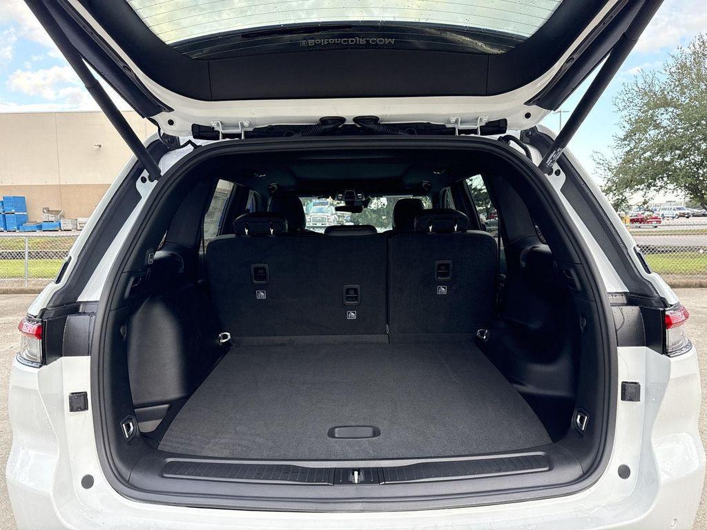 new 2025 Jeep Grand Cherokee car, priced at $39,652