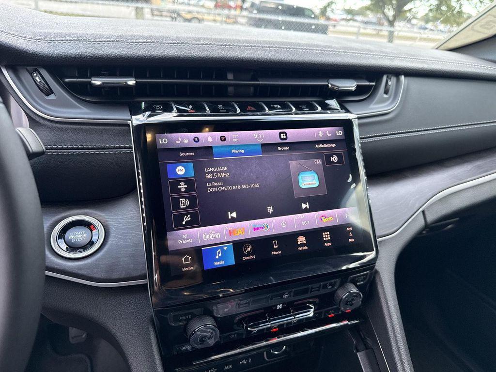 new 2025 Jeep Grand Cherokee car, priced at $39,652