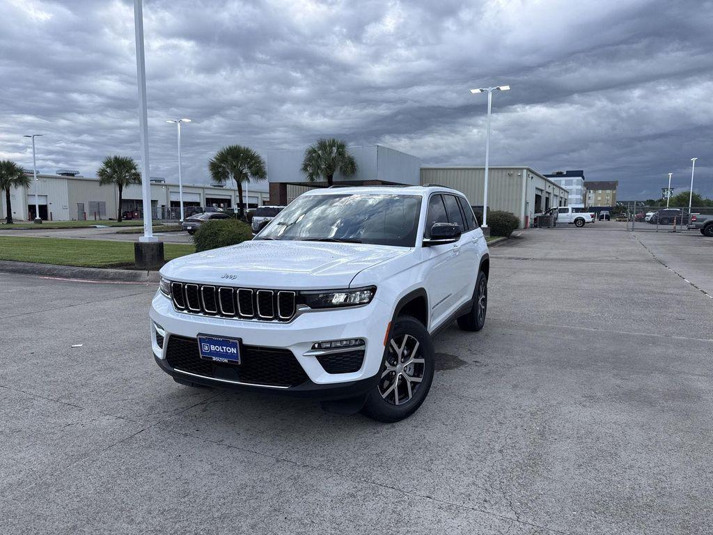 new 2025 Jeep Grand Cherokee car, priced at $39,652