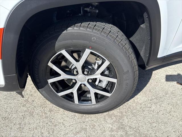 new 2025 Jeep Grand Cherokee L car, priced at $41,259