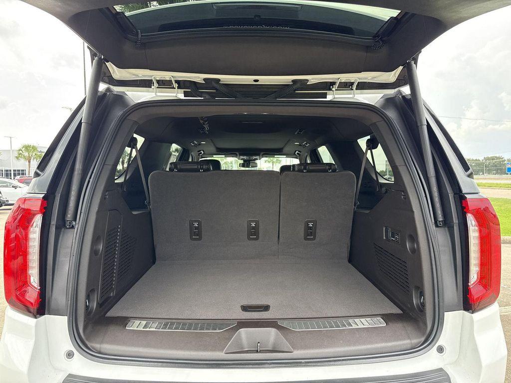 used 2023 GMC Yukon XL car, priced at $54,076