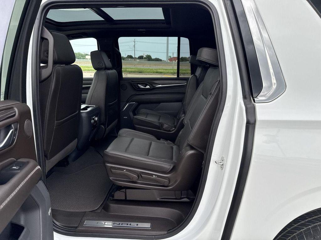 used 2023 GMC Yukon XL car, priced at $54,076