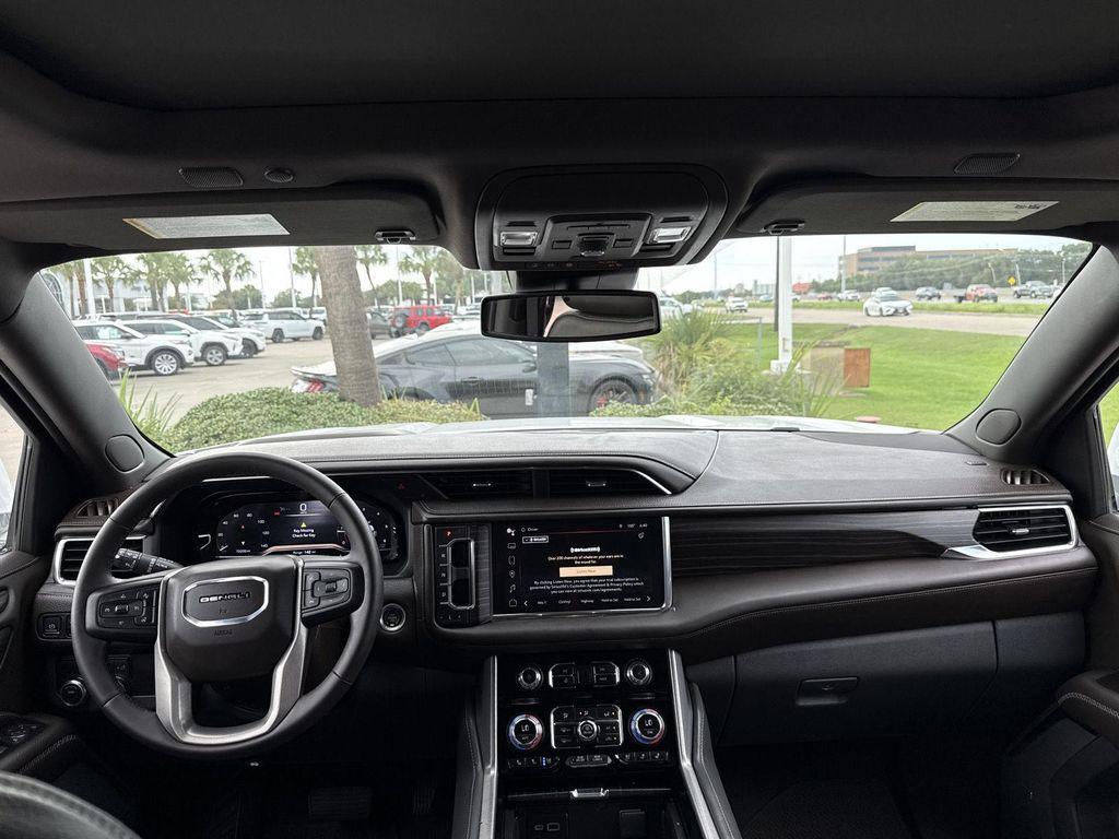 used 2023 GMC Yukon XL car, priced at $54,076