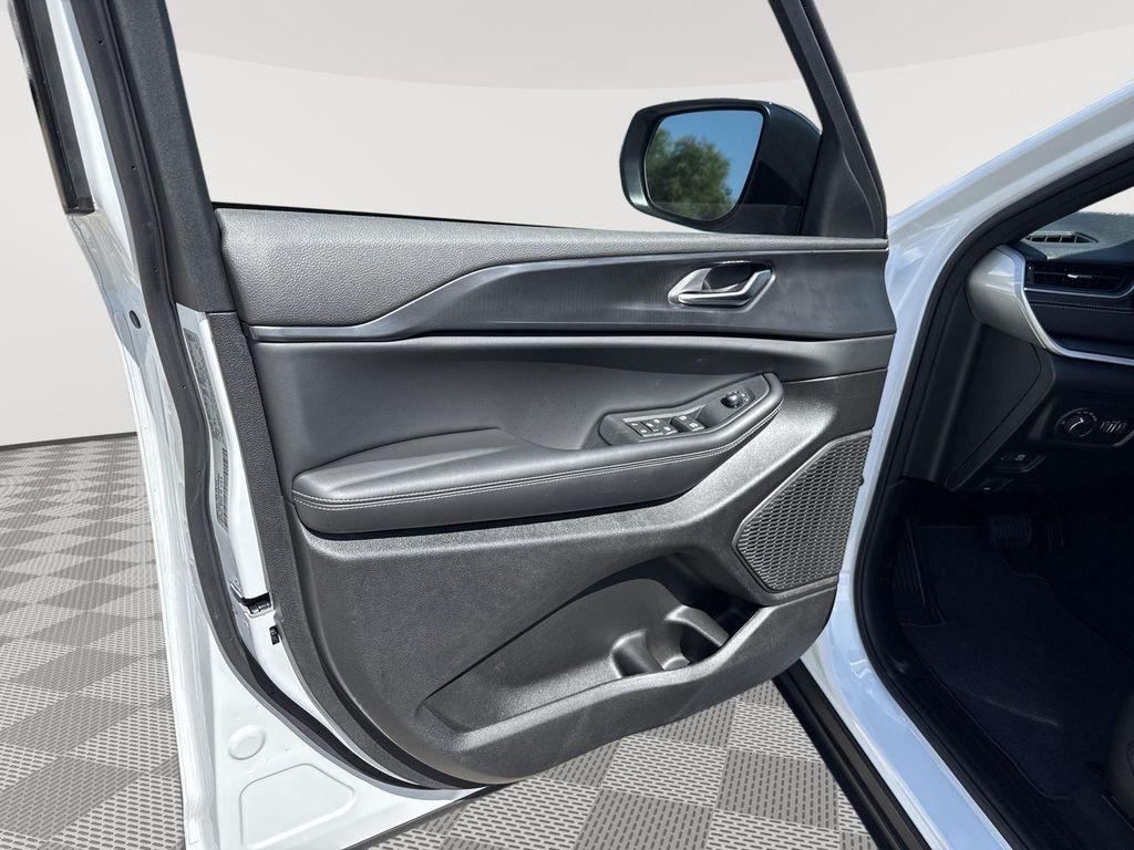 new 2025 Jeep Grand Cherokee L car, priced at $35,296