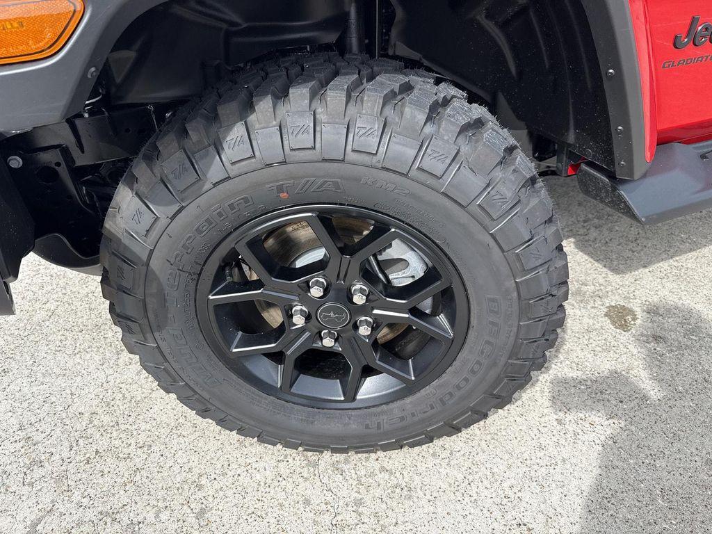 new 2025 Jeep Gladiator car, priced at $44,140