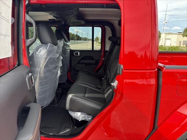 new 2025 Jeep Gladiator car, priced at $43,990