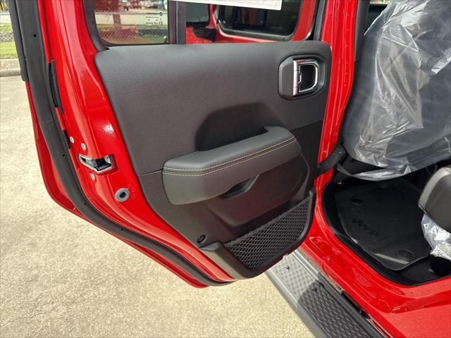 new 2025 Jeep Gladiator car, priced at $43,990