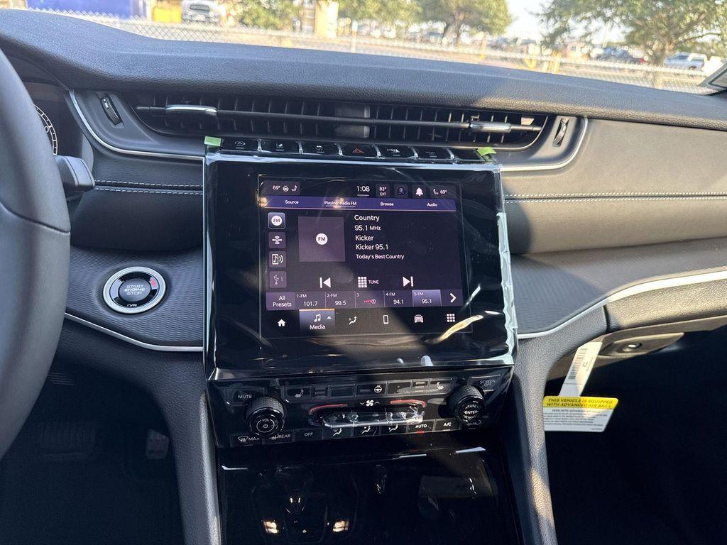 new 2025 Jeep Grand Cherokee car, priced at $39,726