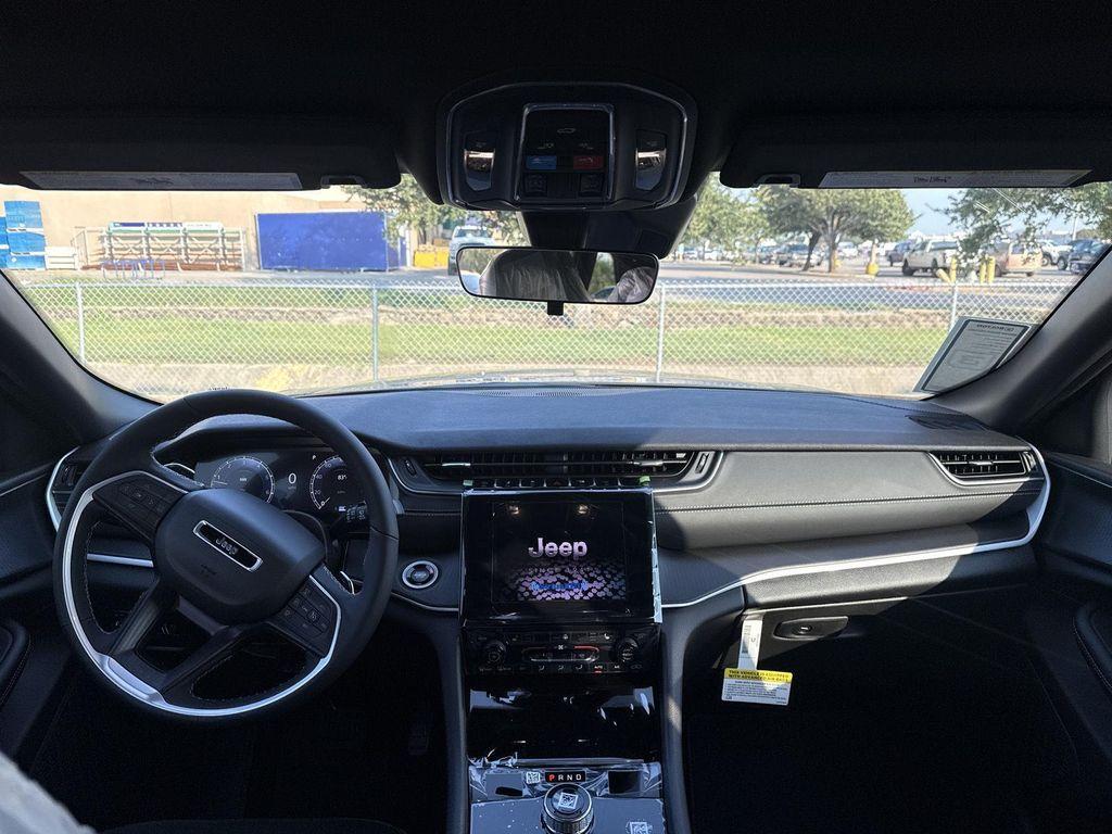 new 2025 Jeep Grand Cherokee car, priced at $39,726