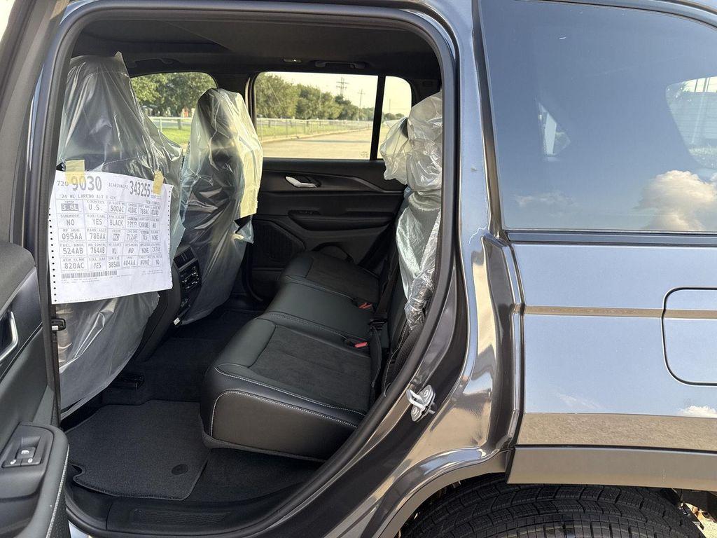 new 2025 Jeep Grand Cherokee car, priced at $39,726