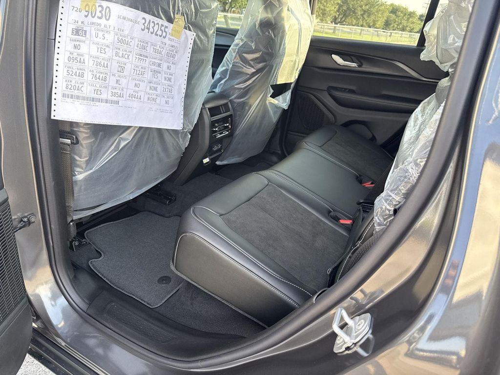 new 2025 Jeep Grand Cherokee car, priced at $39,726