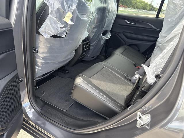 new 2025 Jeep Grand Cherokee car, priced at $39,012