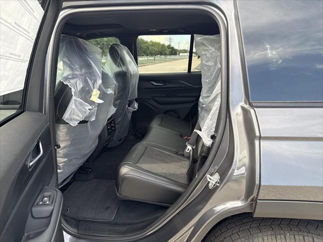 new 2025 Jeep Grand Cherokee car, priced at $39,012